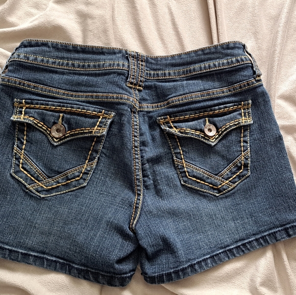a.n.a (A New Approach) Denim Shorts, sz 6 - Picture 3 of 3